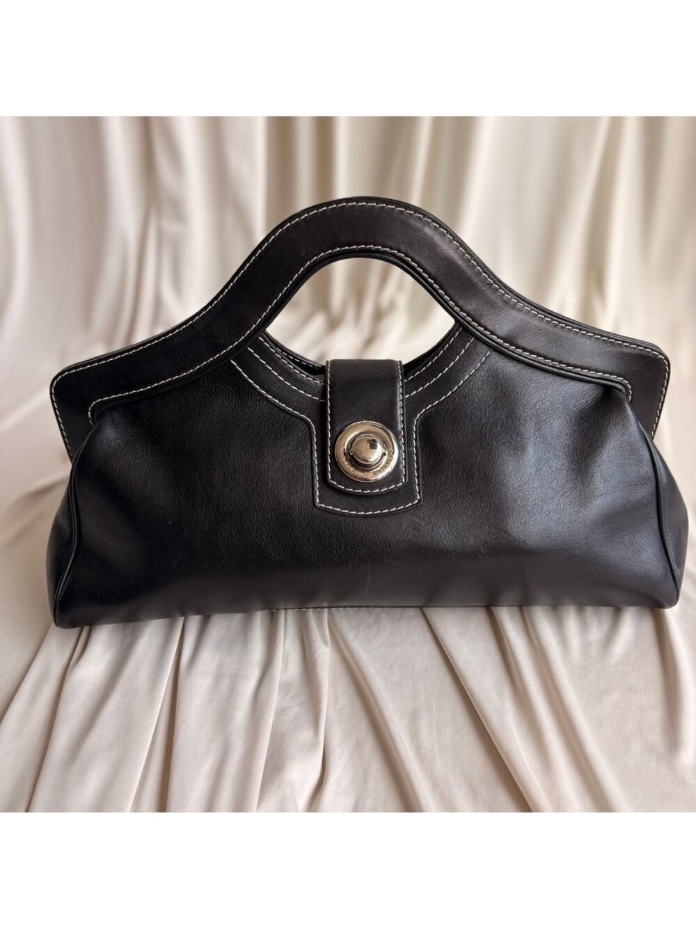Marc Jacobs Black Leather Too Handle Clutch - Silver Lock, Contrast Stitching